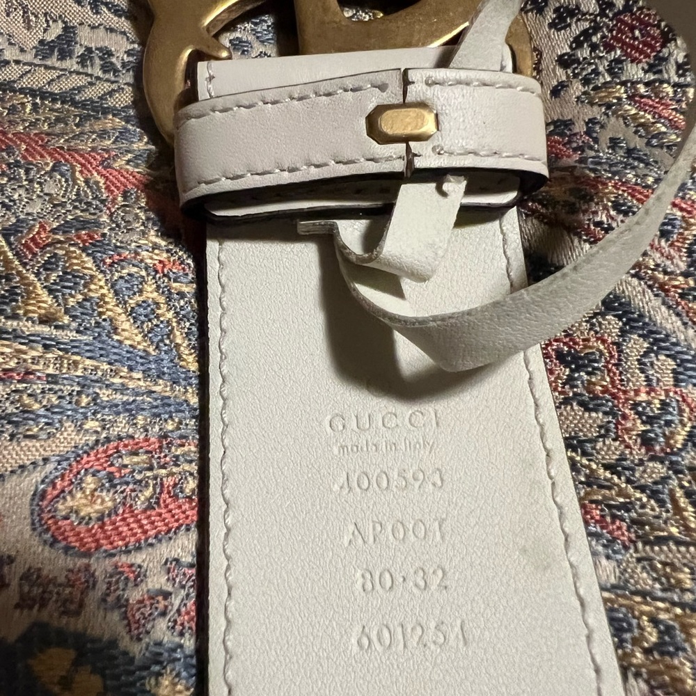 Gucci White Belt with Gold Buckle - Picture 7 of 8